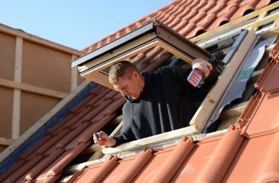 Pose de fenêtres de toit Velux à Sauveterre